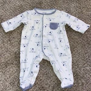 Footed onesie with matching hat